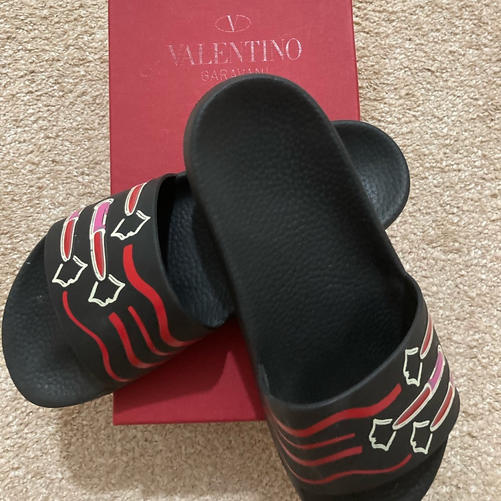 Authentic Valentino Slides - Picture 2 of 10